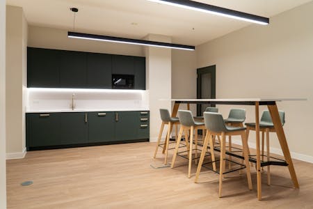 Marlow House, London, Office To Let - MarlowHouse_Completion_Oct25107.jpg