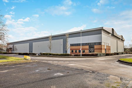 M2, Heywood Distribution Park, Pilworth Road, Rochdale, Industrial To Let - 8634146exterior11800.jpg