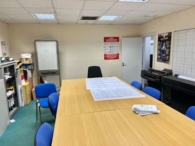 Unit B Bradleys Business Centre, Feltham, Warehouse To Let - B Bradleys - Office 1.jpg