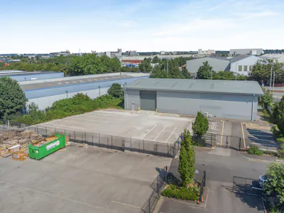Unit 16, Central Trading Estate, Mosley Road, Trafford Park, Industrial To Let - 8698361-exterior29-800.jpg