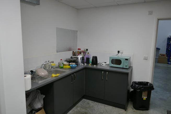 15 & 16 Harlow Mill Business Centre, Harlow, Industrial To Let - P1060655.JPG