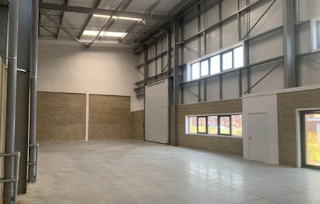 Unit 4, Vulcan Business Park, Crawley, Industrial / Warehouse To Let - IMG 2026-01-20 172429.jpg