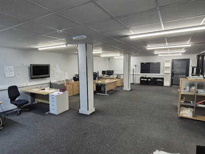 Unit 5, Manchester, Industrial/Logistics To Let - 20260216_111633.jpg