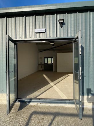 Unit 3 Tool Shed, Manor Farm Yard, Basingstoke, Industrial To Let - Picture4.jpg