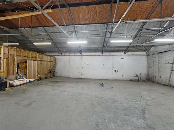 32-34 Sunbeam Road, Park Royal, Industrial / Warehouse To Let - IMG_20250519_164017.jpg