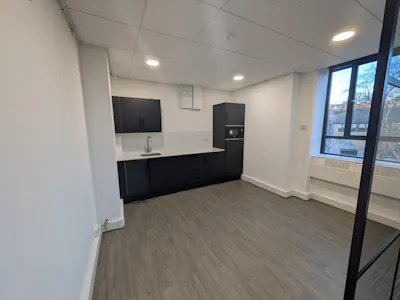 First Floor Office, Portsmouth House, Guildford, Office To Let - PXL_20260128_160956833.jpg