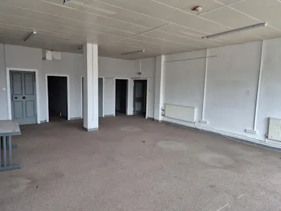 Unit 17, Stockport, Industrial/Logistics / Office To Let - 20260202_112104.jpg