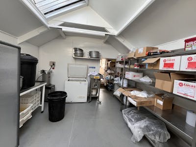 2 Bridge Street, Bakewell, Cafe (A1) / Class E Retail / Leisure / E (Commercial / Business / Service) / Retail / High Street Retail / Retail - In Town To Let / For Sale - IMG_3194scaled.jpg