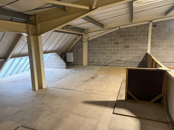 Unit 10, Nursteed Road Trading Estate, William Road, Devizes, Industrial To Let - 4.jpg