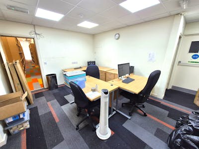 2 Warren Street, Stockport, Retail To Let - 20250624_152019.jpg