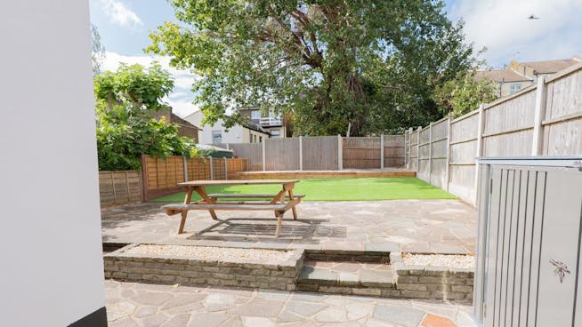 Honiton Road, Southend-on-Sea, Investment To Let - Eyd8X0yg.jpeg