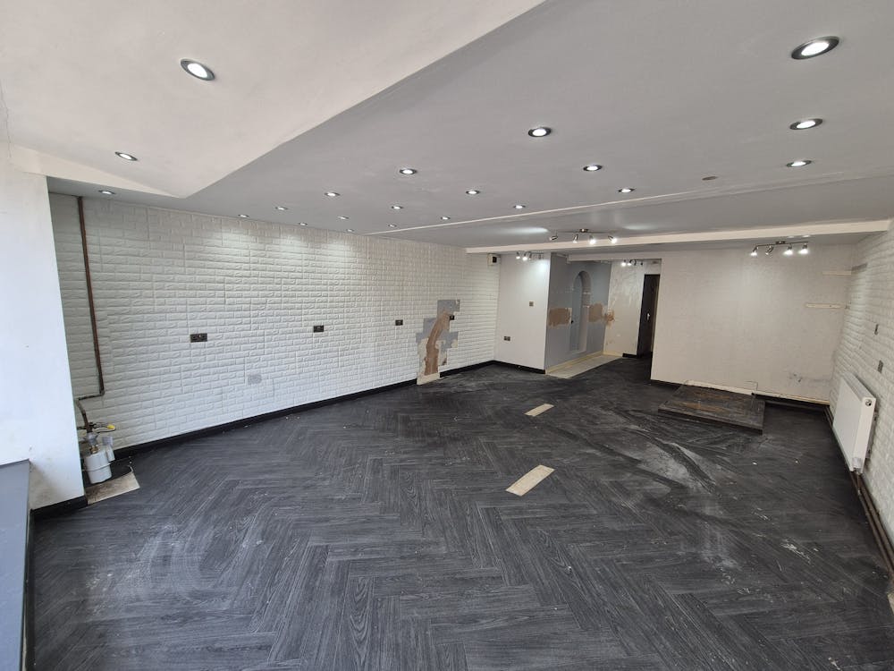 6 Bank Street - Shop Floor