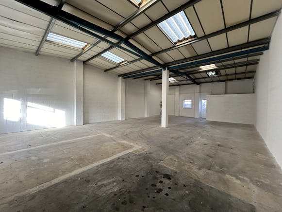 Unit D17, Erin Trade Centre, Bumpers Farm, Chippenham, Industrial To Let - IMG_3310.jpg