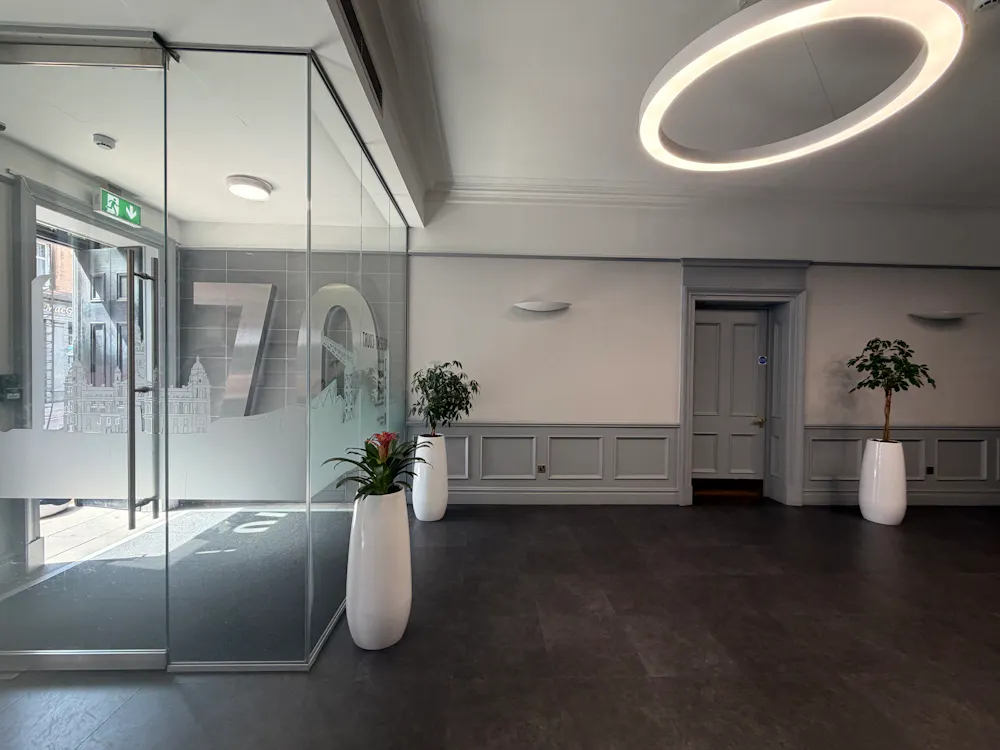 1st Floor, 70 West Regent Street - Communal Reception
