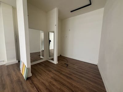 15 Brighton Place, Brighton, Retail / Retail - In Town To Let - WhatsApp Image 2026-03-23 at 18.27.05 (1).jpeg