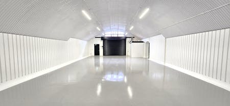 Arch 451 & Arch 452, Andre Street, London, Industrial To Let - 20260508_124628 - Edited.jpg