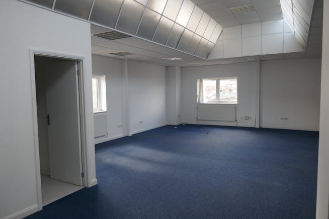 Circle Line House, Harlow, Offices To Let - P1060751.JPG