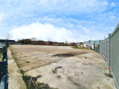 25 Towerfield Road, Shoeburyness, Yard To Let - 62f412b9pic 206.jpg