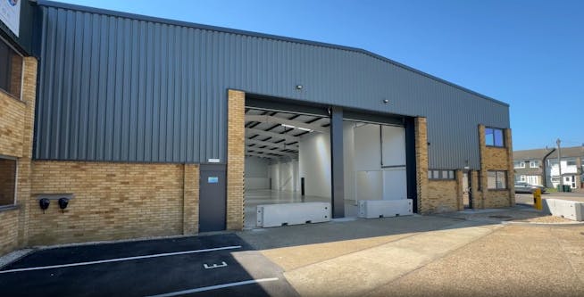 Unit A 199 Long Lane, Stanwell, Heathrow To Let - Long Lane Front Main.jpg