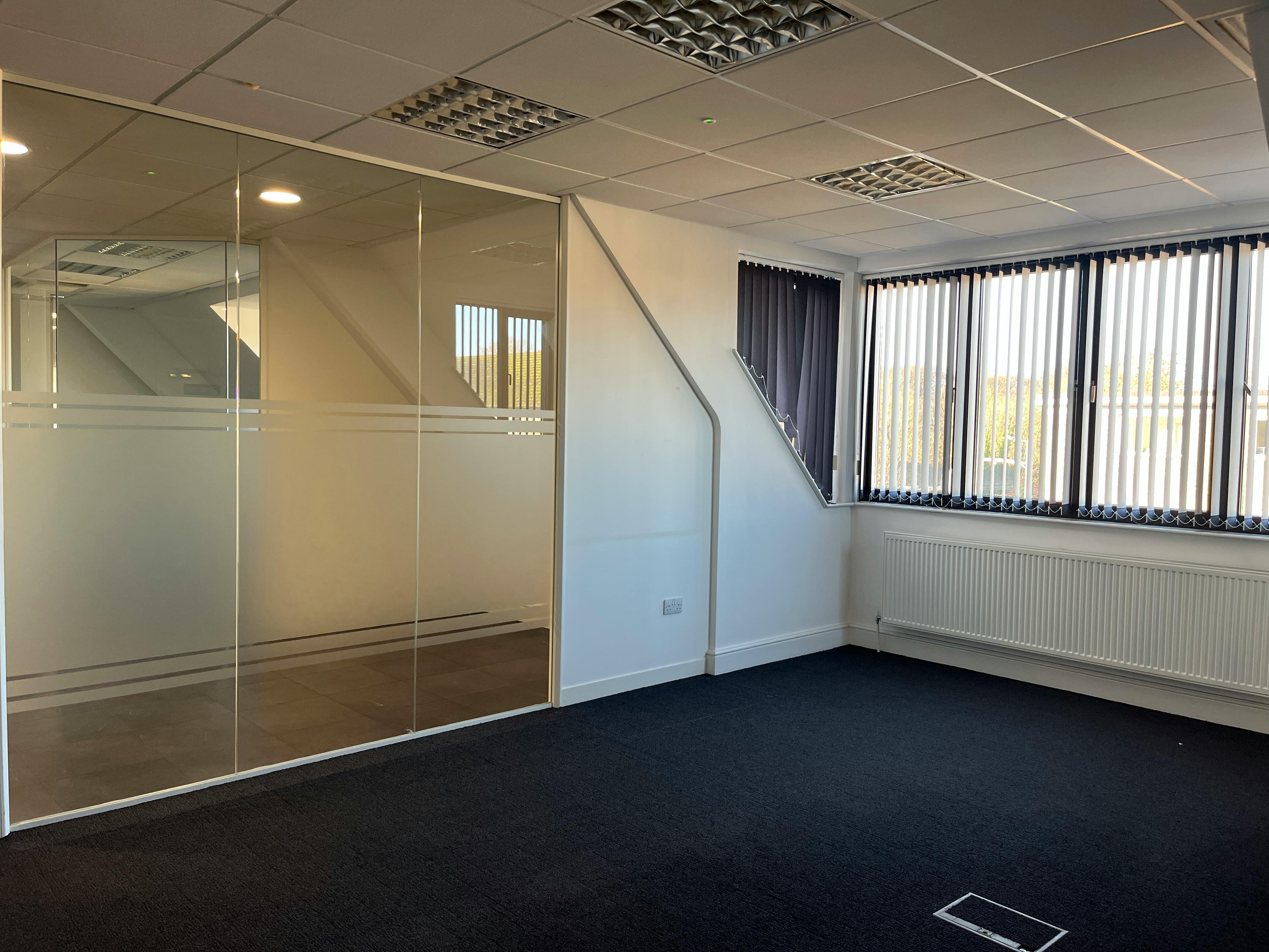 5 Chalfont Court, Amersham, Offices To Let - IMG_8535.JPG