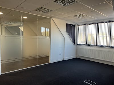 2nd Floor Office Suite, 5 Chalfont Court, Amersham, Office To Let - IMG_8535.JPG