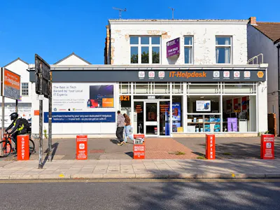 821 London Road, Westcliff-on-Sea, Retail To Let - Front