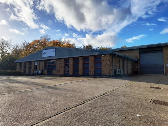 Unit 6 Rutherford Road, Basingstoke, Industrial To Let / For Sale - 20251028_142347.jpg