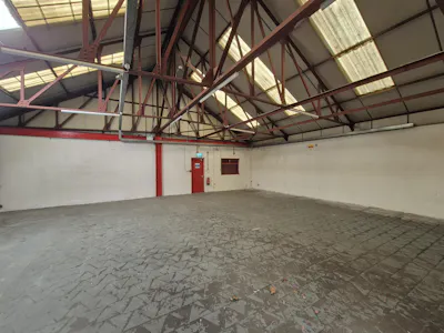 Unit 10, Stockport, Industrial/Logistics / Trade Counter To Let - 20260703_132116.jpg