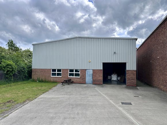 Units at Bridge House, Princes Risborough, Industrial To Let - IMG_6575.jpeg