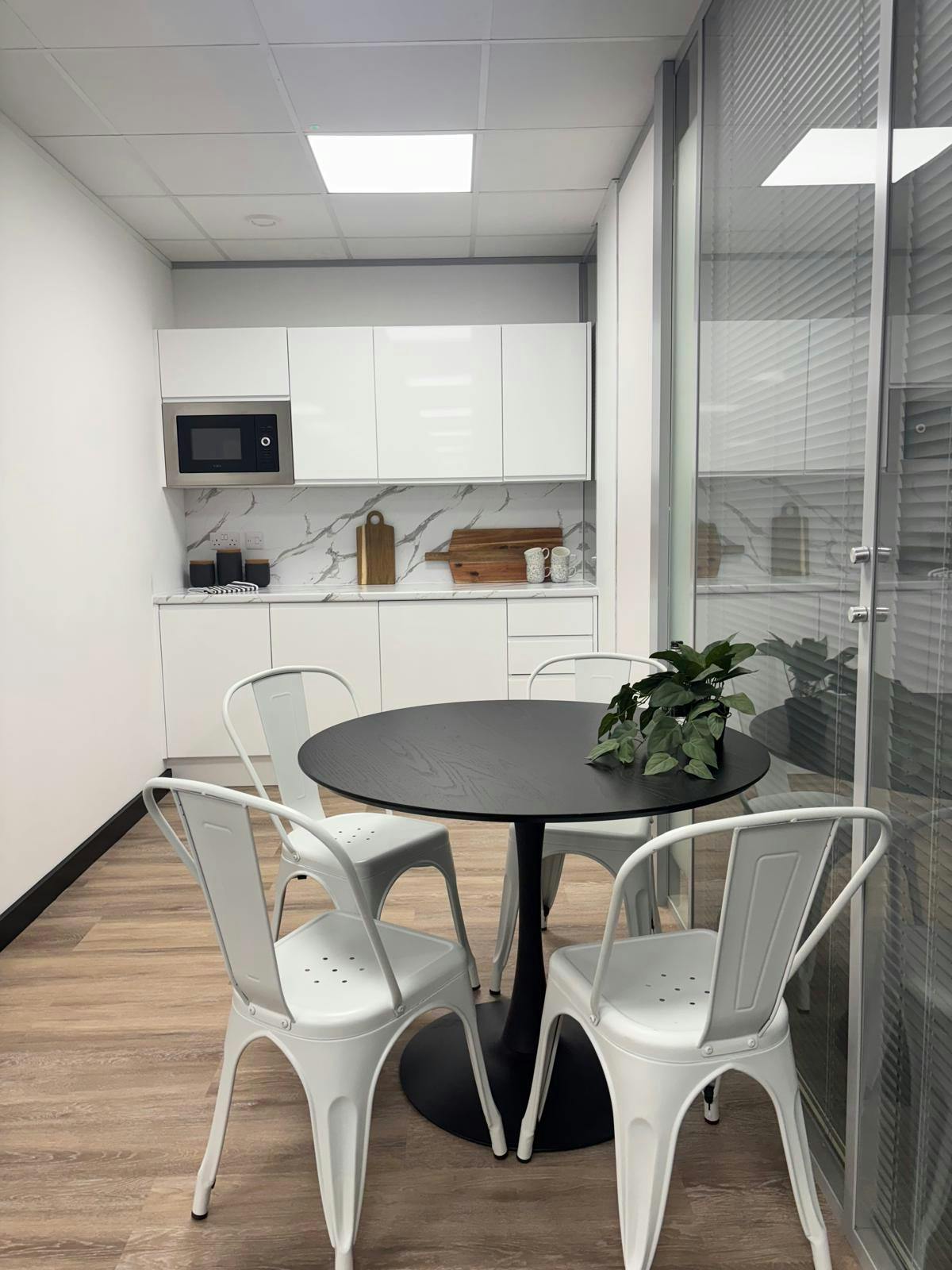 Oxford House, Leeds, Offices To Let - f8c8676b244744239419d2f088c2e72a.JPG