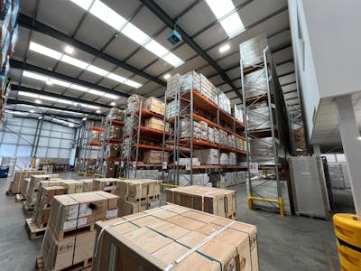 Unit 3 Vantage Way, The Fulcrum Centre, Poole To Let / For Sale - IMG_0460.jpeg