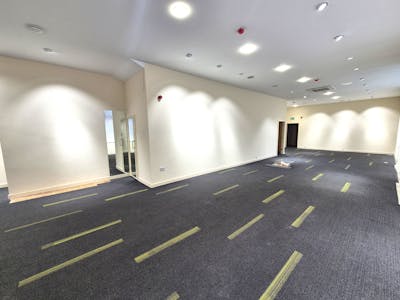 2 Warren Street, Stockport, Retail To Let - 20260331_111117.jpg