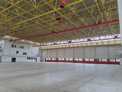 Iain Stewart Centre, Beehive Ring Road, Gatwick, Industrial / Warehouse To Let - 20260608_140006.jpg