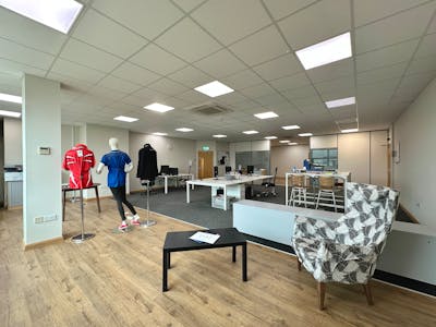 Unit 7 Premier Business Park, Luton, Industrial / Industrial/Logistics For Sale - IMG_6841.JPG