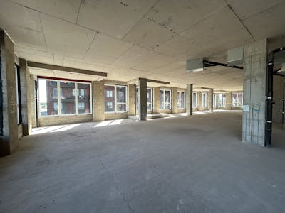 Block H, Unit 5, London, Leisure To Let - IMG_1082.JPG