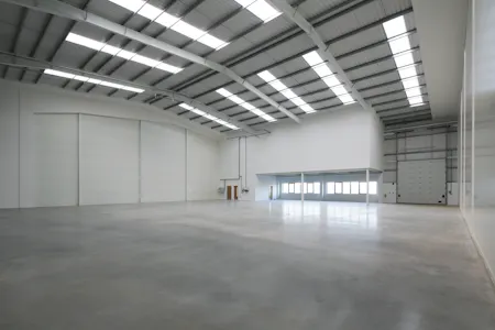 Unit 2, Communications Park, Heathrow, Industrial/Logistics / Industrial / Warehouse To Let - 019 Communication Park.jpg