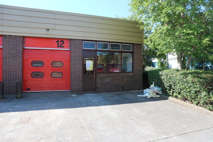 Units 10, 11 & 12 The Micro Centre, Reading, Industrial / Warehouse To Let - Micro Centre Unit 12 Exterior