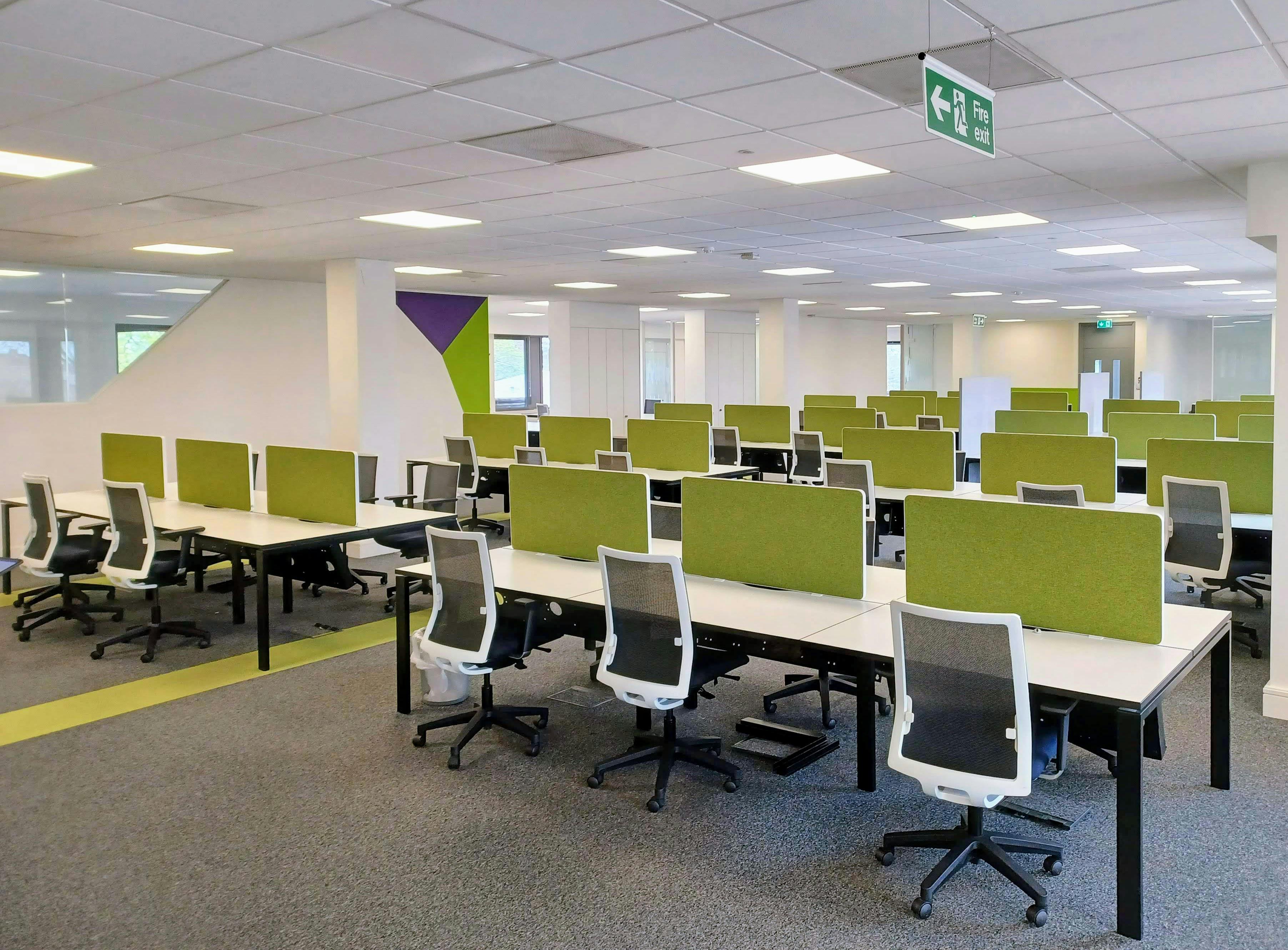 Office in Sunbury-on-Thames - photo 3