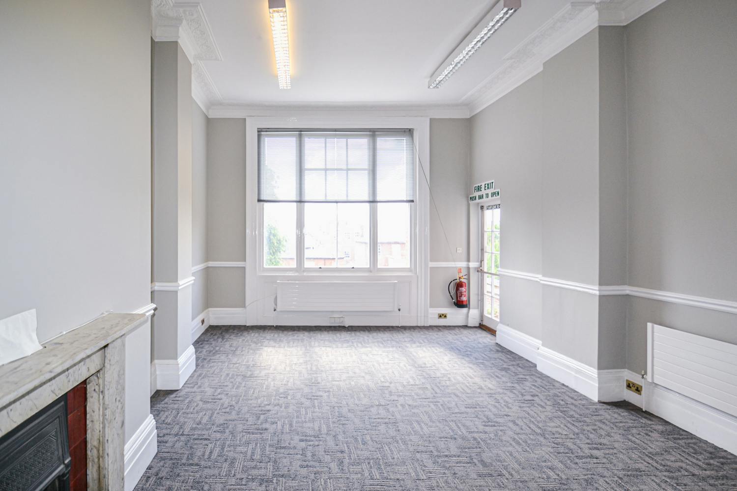 Office in Winchester - photo 3