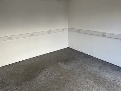 Unit 5A Bessemer Crescent, Rabans Lane Industrial Estate, Aylesbury, Industrial / Warehouse / Workshops To Let - Office 2.JPEG