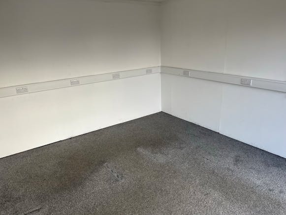 Unit 5A Bessemer Crescent, Rabans Lane Industrial Estate, Aylesbury, Industrial To Let - Office 2.JPEG