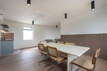 Lumiere - The HQ Building, 5 Elstree Way, Borehamwood, Office To Let - IW160425STI192.jpg