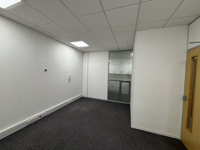 South Office, Unit 2, Harbour Gate Business Park, Portsmouth, Office To Let - IMG_2447.jpg