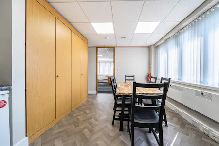 Second Floor, 869A High Road, London, Office To Let - 1482007-6-6a3e8efd04b04.jpg