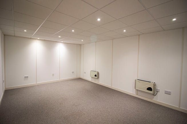 Unit 9 Slough Interchange Industrial Estate, Slough, Industrial / Warehouse To Let / For Sale - 8.jpg