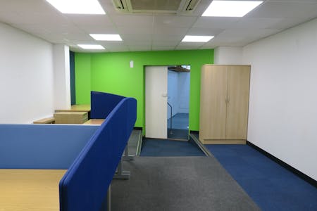 137 Blenheim Road, Harrow, Industrial/Logistics / Office For Sale - IMG_1036.JPG