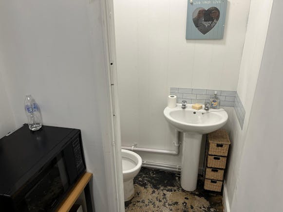 Office, Rayleigh, Office To Let - WhatsApp Image 2026-04-01 at 1.18.26 PM (9).jpeg