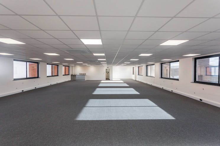 Unit D Kennetside Industrial Estate, Newbury, Industrial / Warehouse To Let - HLP_AO_251113_9080.jpg