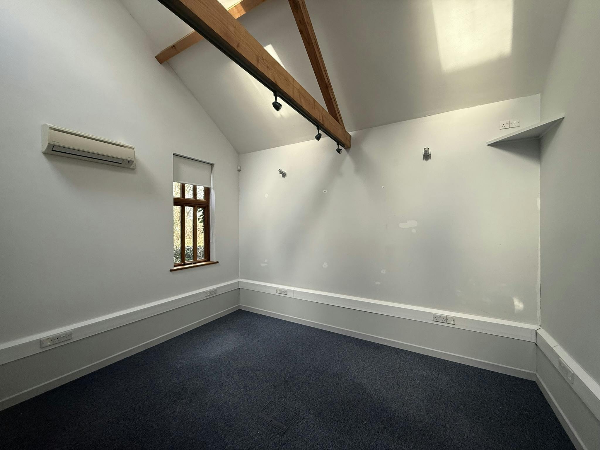 Hertford Park Offices, Guildford, Offices To Let - IMG_6057.JPEG