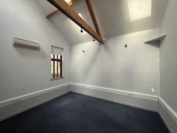 Hertford Park Offices, Guildford, Offices To Let - IMG_6057.JPEG